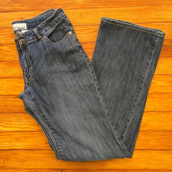 Gap Curvy Low Rise Boot Cut Jeans 